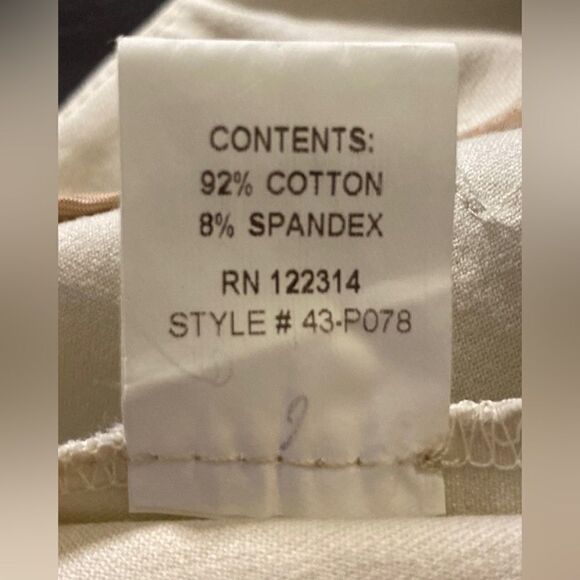 Evelyn & Arthur Wm’s Sz 4 Beige Smooth Front Straight Length Pants - Picture 4 of 4